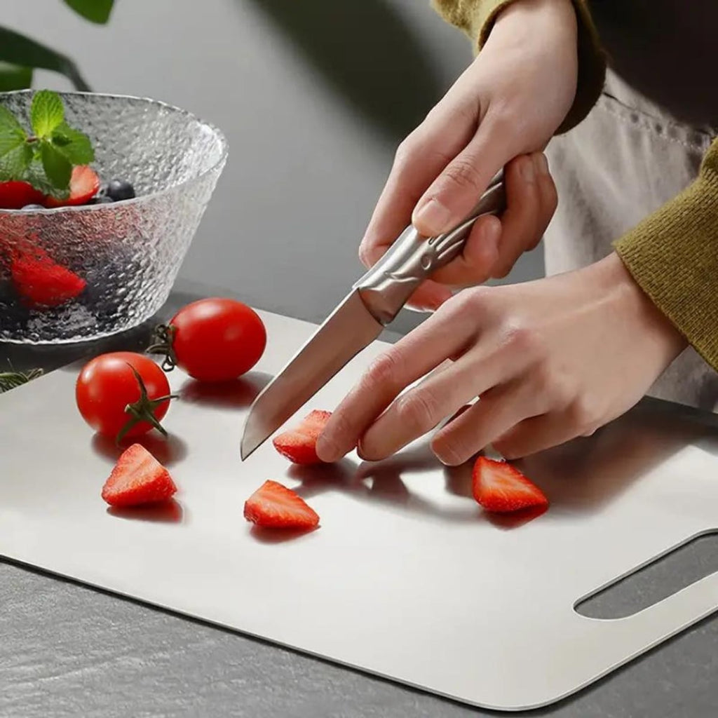 handled kitchen chopping board