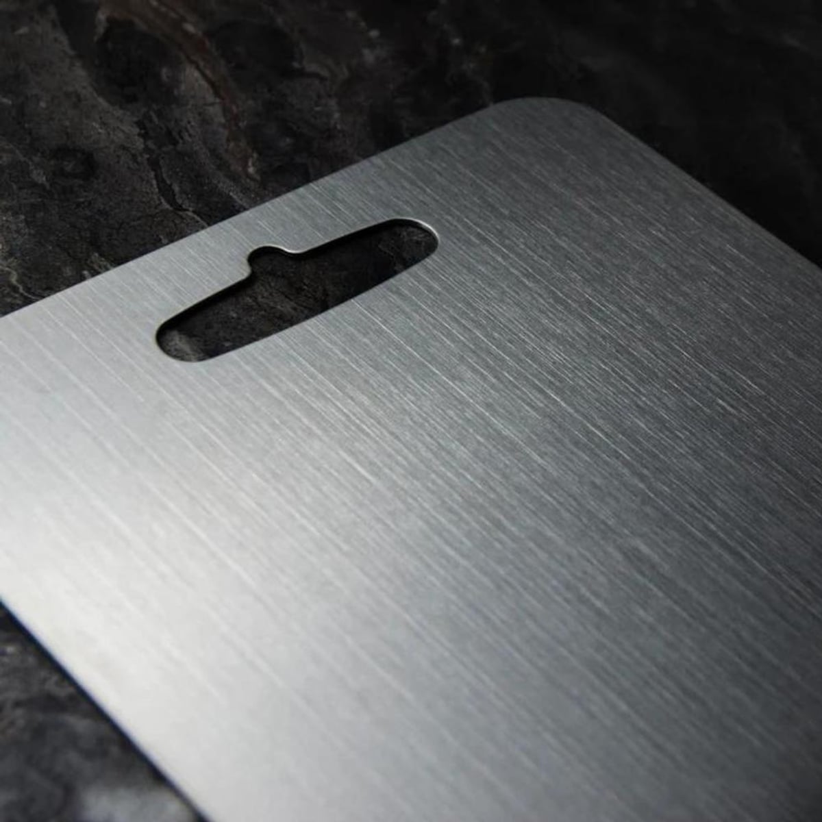 handled kitchen chopping board