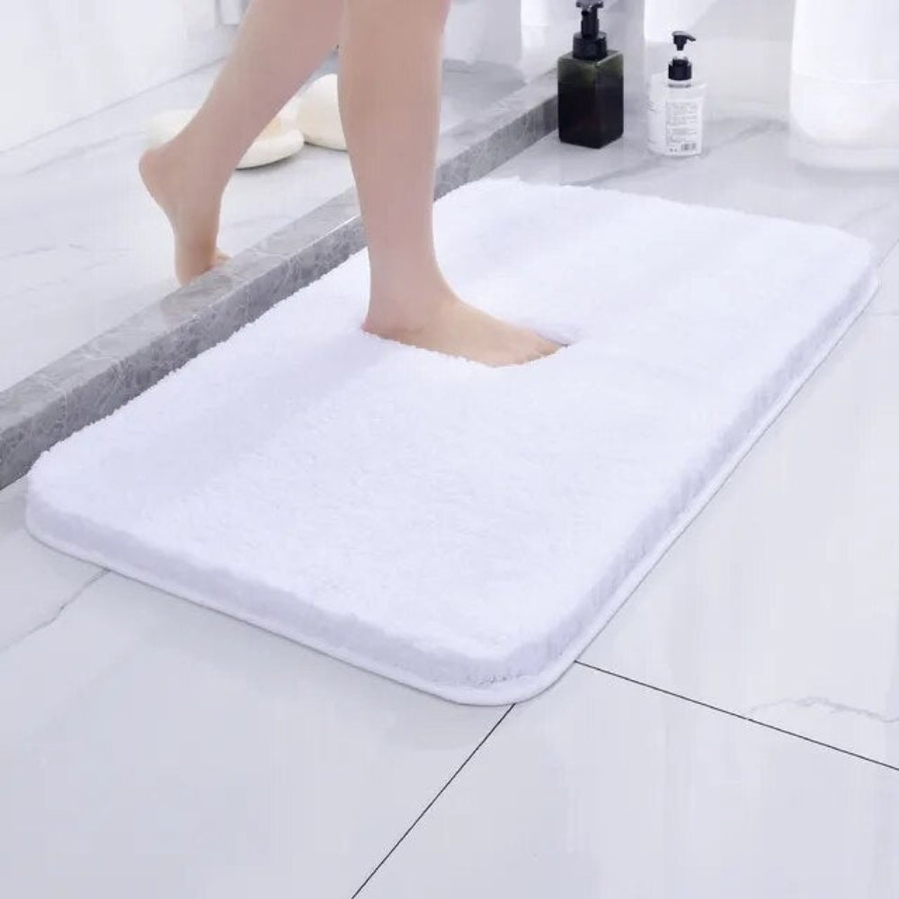 non-slip fluffy bath mat in white