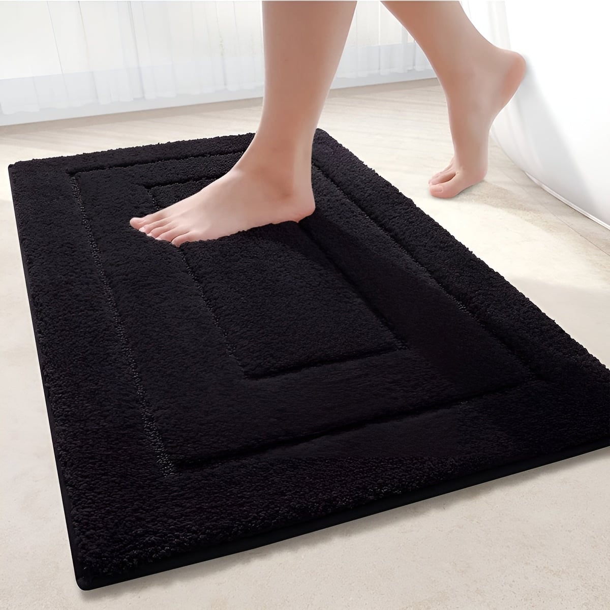 non-slip ridged bath mat in black