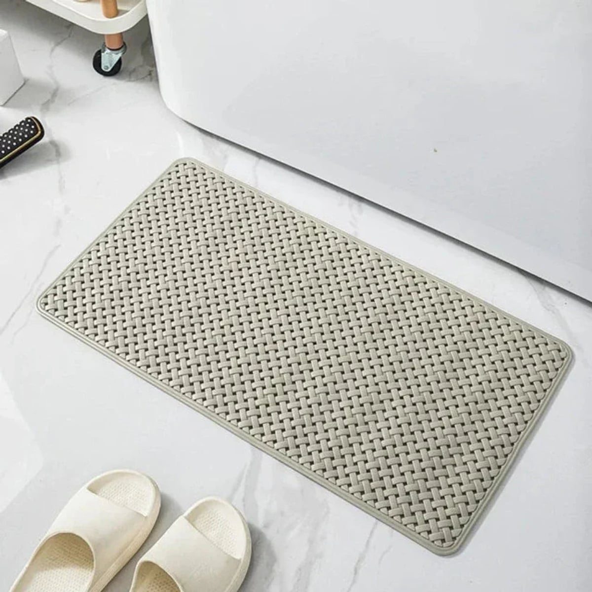 non-slip shower mat with suction cups in earth tone