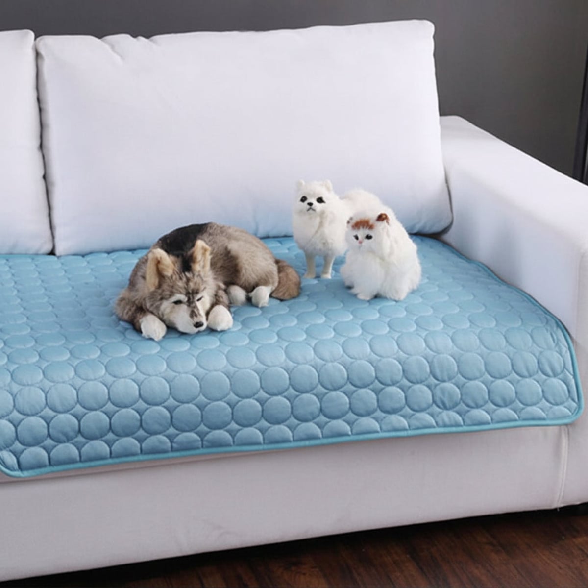 self-cooling pet mat in blue